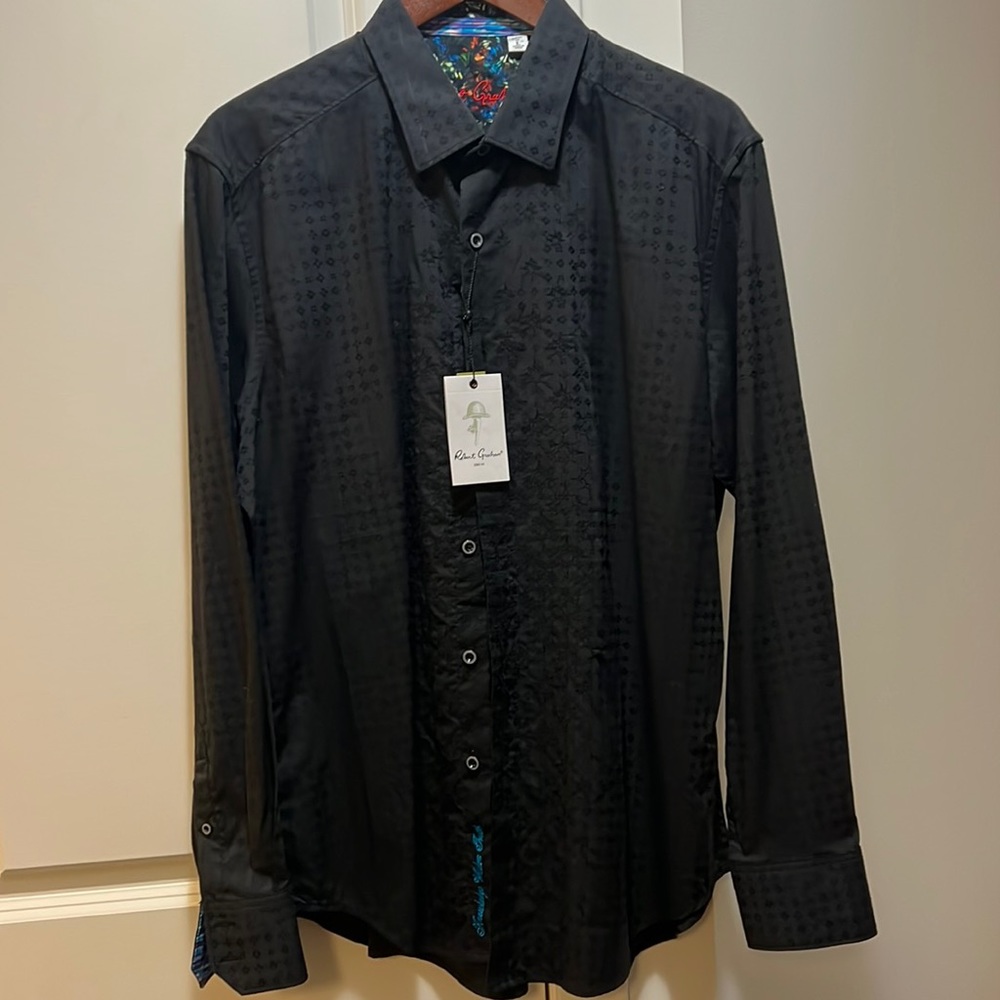 Brand new with tags, Robert Graham button down. Size L, Black.